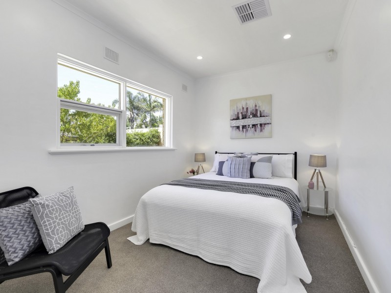 2 Tora Court, Park Holme SA 5043