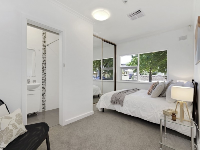 2 Tora Court, Park Holme SA 5043