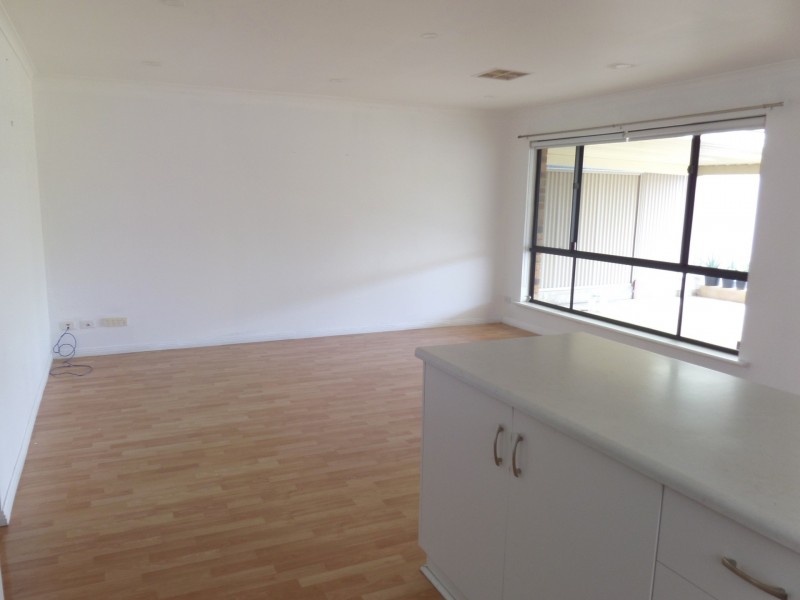 5 Hamley Crescent, Mansfield Park SA 5012