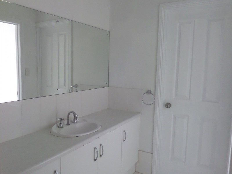 5 Hamley Crescent, Mansfield Park SA 5012