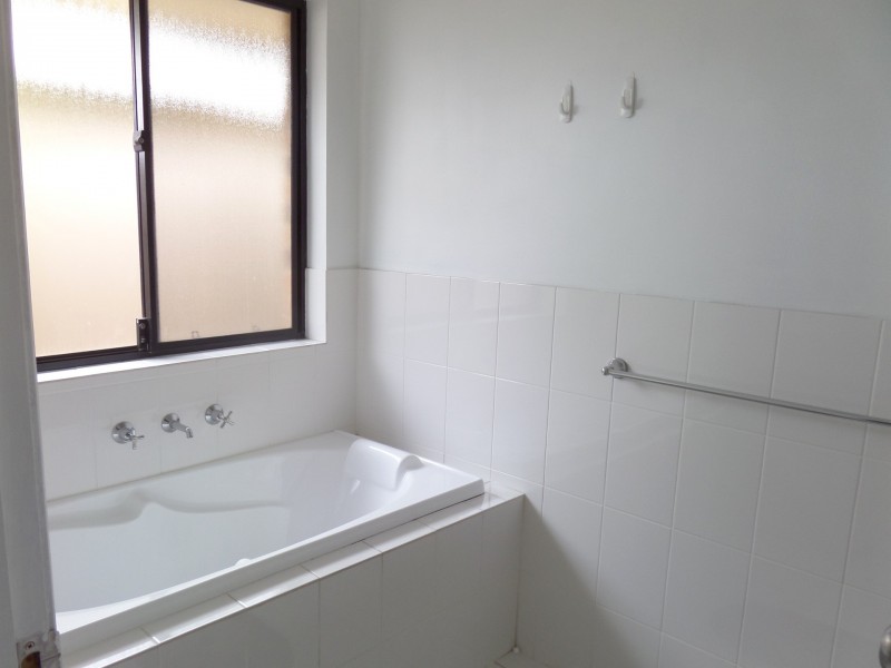 5 Hamley Crescent, Mansfield Park SA 5012