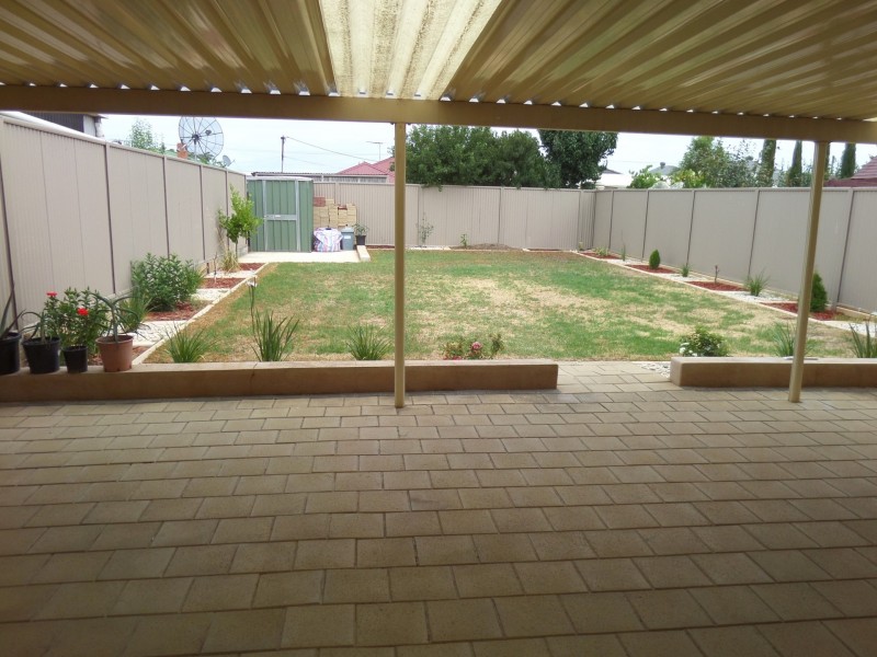 5 Hamley Crescent, Mansfield Park SA 5012