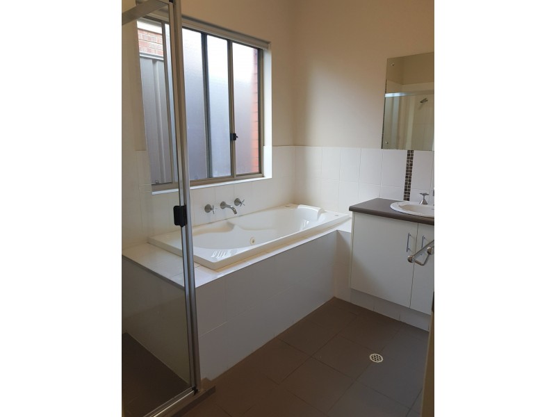 36 Hallett Avenue, Tranmere SA 5073