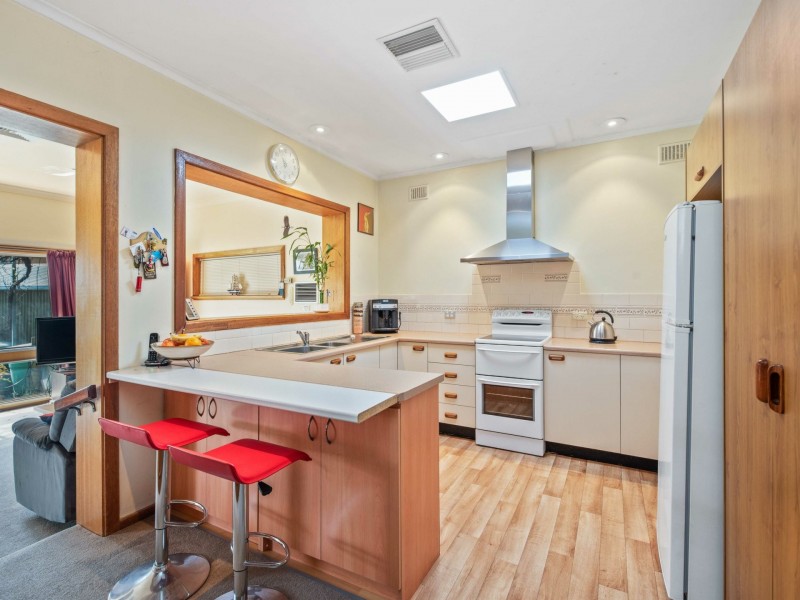 12 Graham Street, Para Hills SA 5096