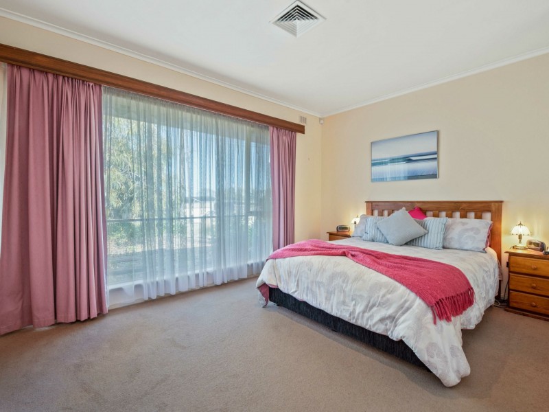 12 Graham Street, Para Hills SA 5096