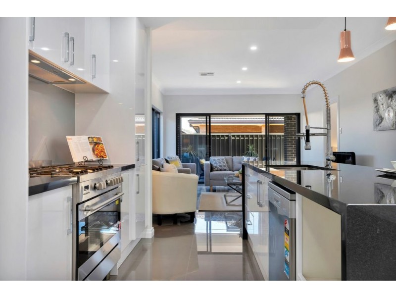 20 Maximillian Court, Mansfield Park SA 5012