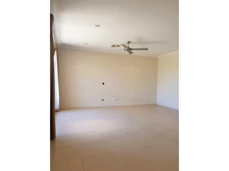 83 Fleming Crescent, Mansfield Park SA 5012