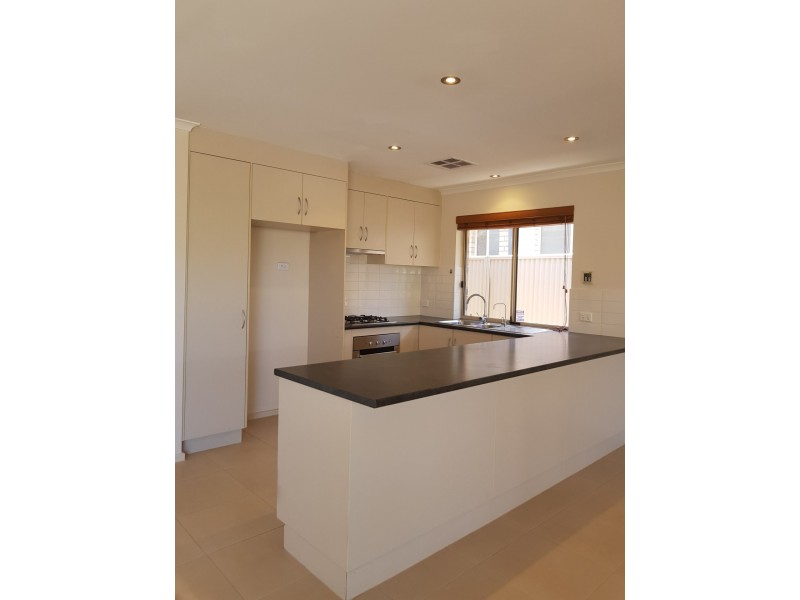 83 Fleming Crescent, Mansfield Park SA 5012