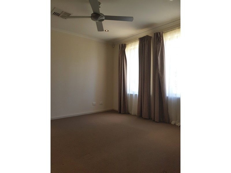 83 Fleming Crescent, Mansfield Park SA 5012