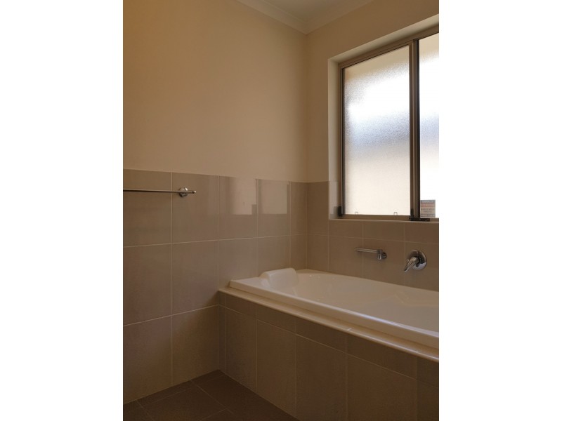 83 Fleming Crescent, Mansfield Park SA 5012