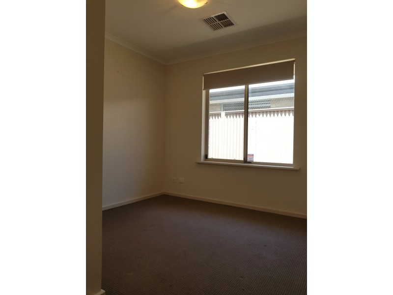 83 Fleming Crescent, Mansfield Park SA 5012