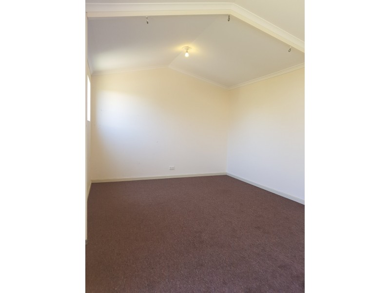 83 Fleming Crescent, Mansfield Park SA 5012