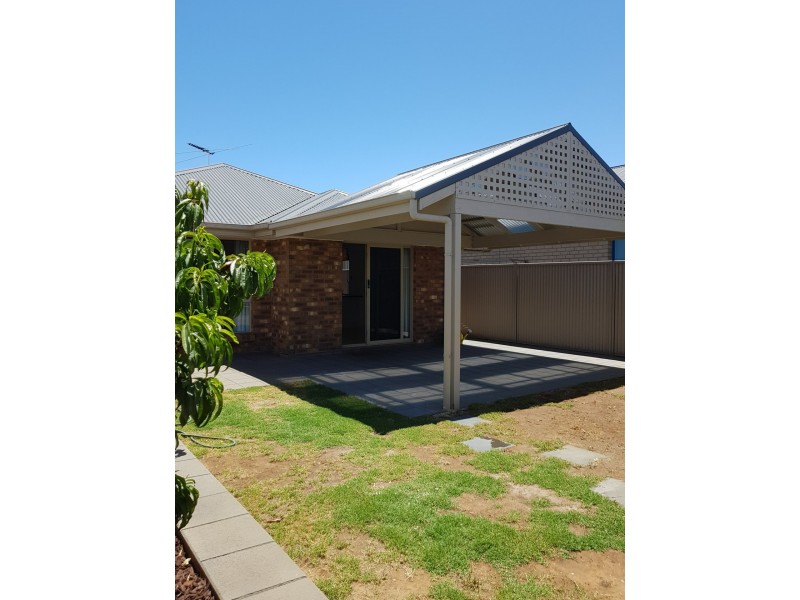 83 Fleming Crescent, Mansfield Park SA 5012