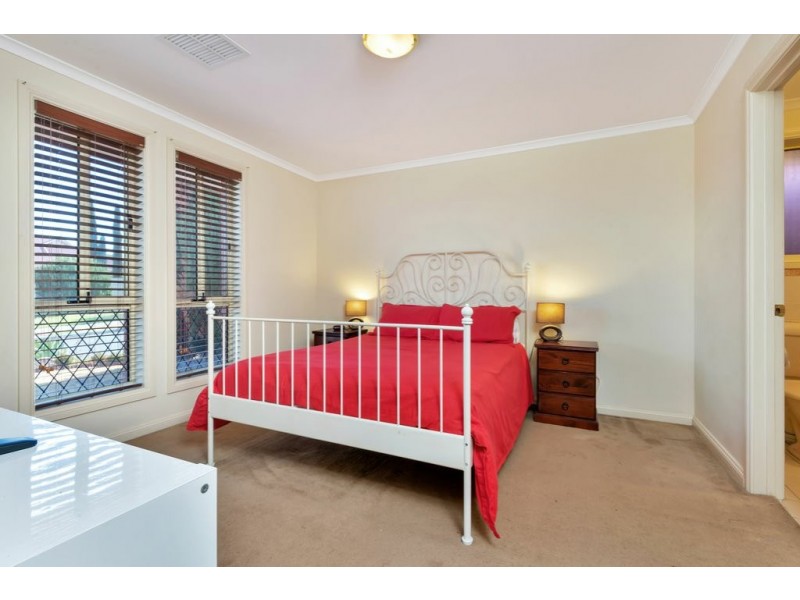 6 Linear Crescent, Walkley Heights SA 5098