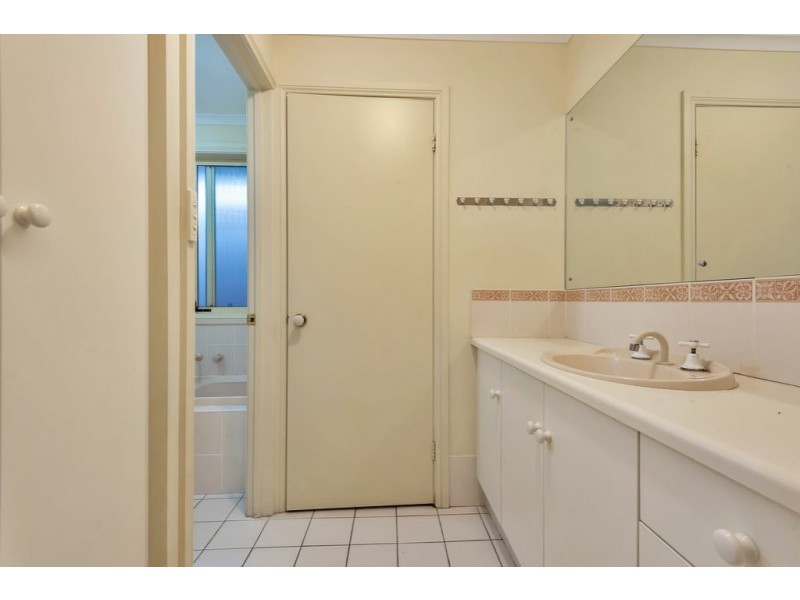 6 Linear Crescent, Walkley Heights SA 5098