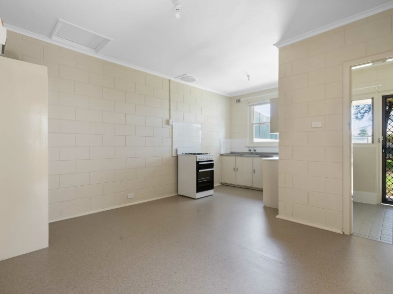 7 Echunga Street, Taperoo SA 5017