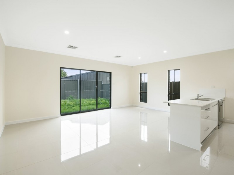 37A & B Hoods Road, Northfield SA 5085