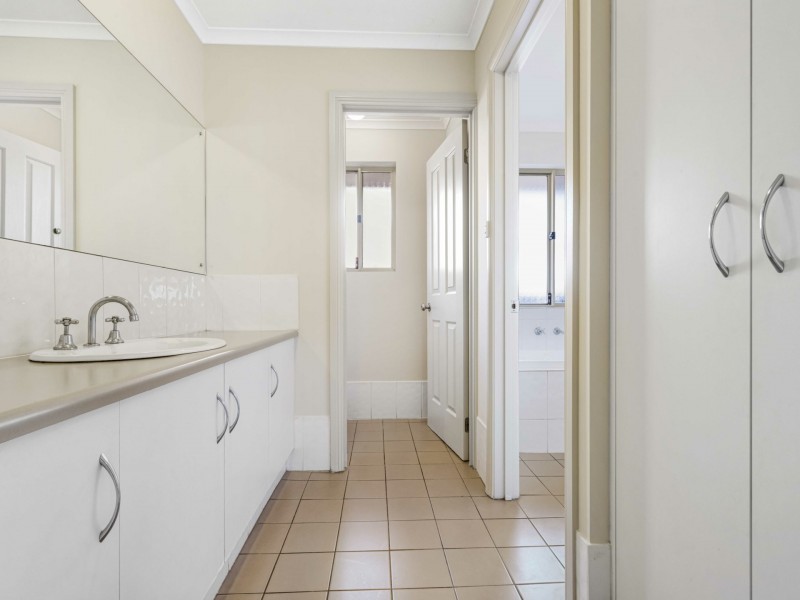 12 Irwin Street, Mansfield Park SA 5012