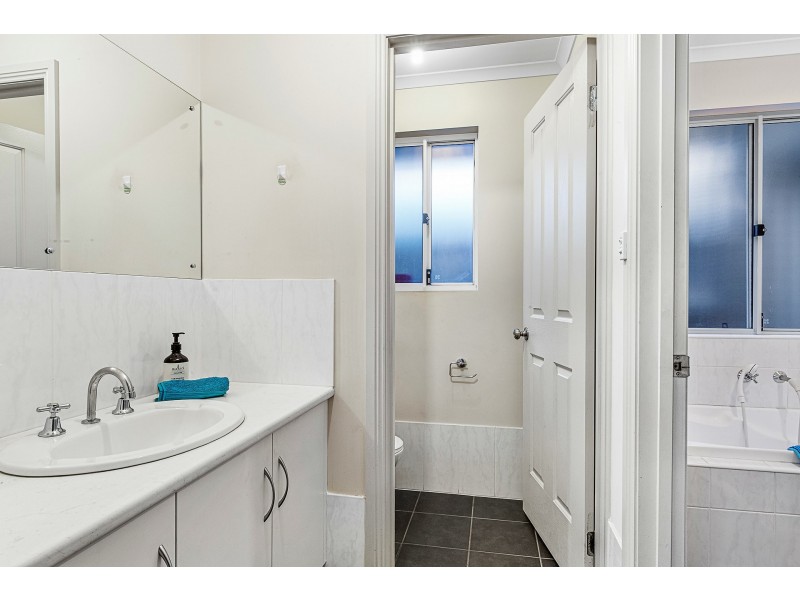 57 Gladstone Crescent, Mansfield Park SA 5012