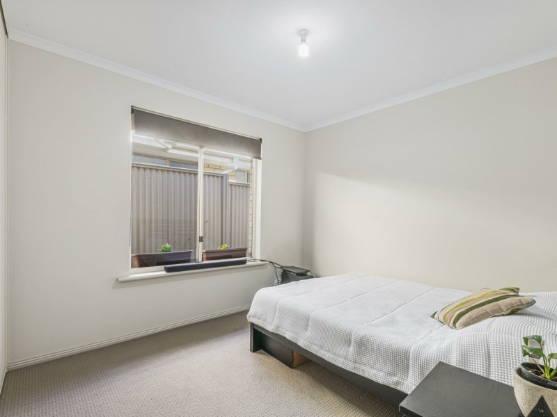 57 Gladstone Crescent, Mansfield Park SA 5012