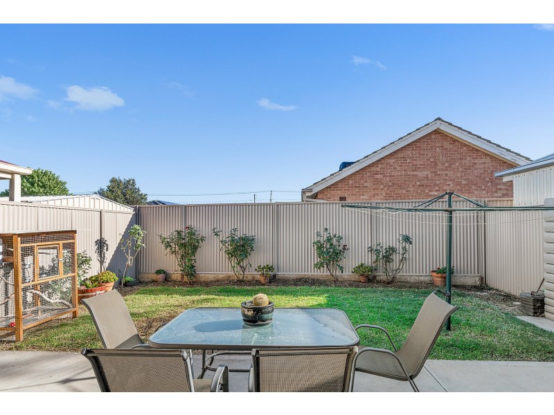 57 Gladstone Crescent, Mansfield Park SA 5012
