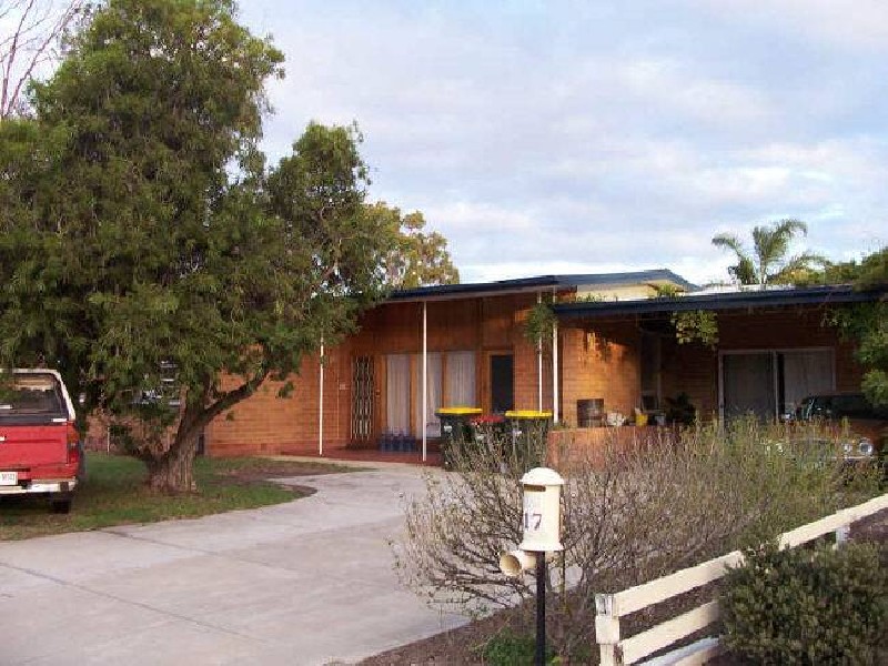 17 Fawnbrake Crescent, West Beach SA 5024