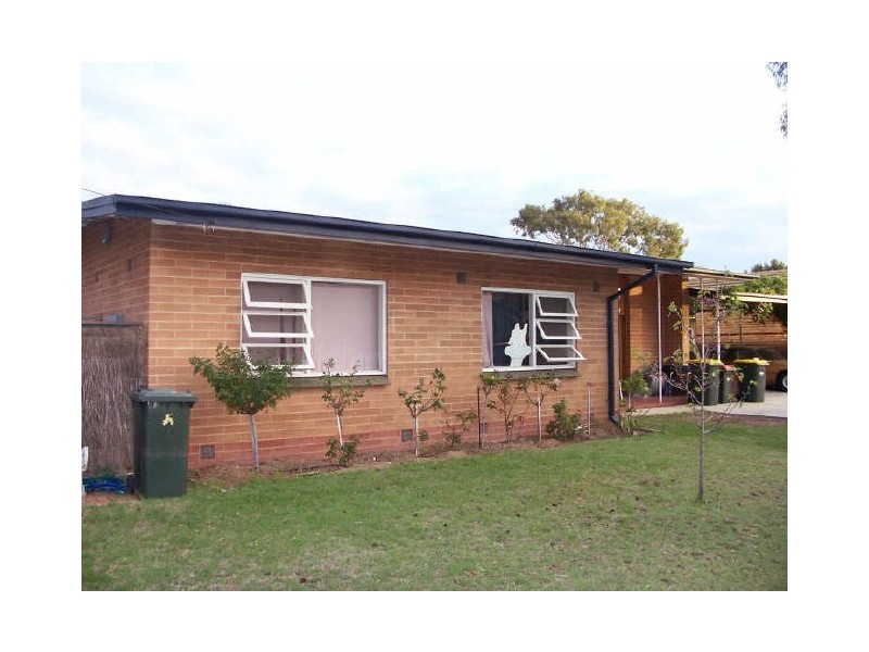 17 Fawnbrake Crescent, West Beach SA 5024