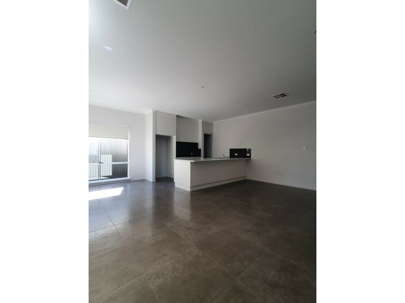 2 South Parade, Seaton SA 5023