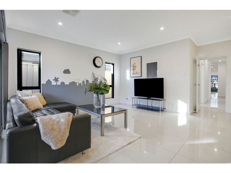 5A Blacks Road, Hillcrest SA 5086