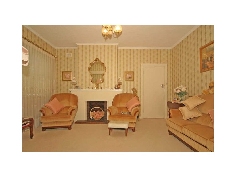 8 Hewitt Crescent, Woodville South SA 5011