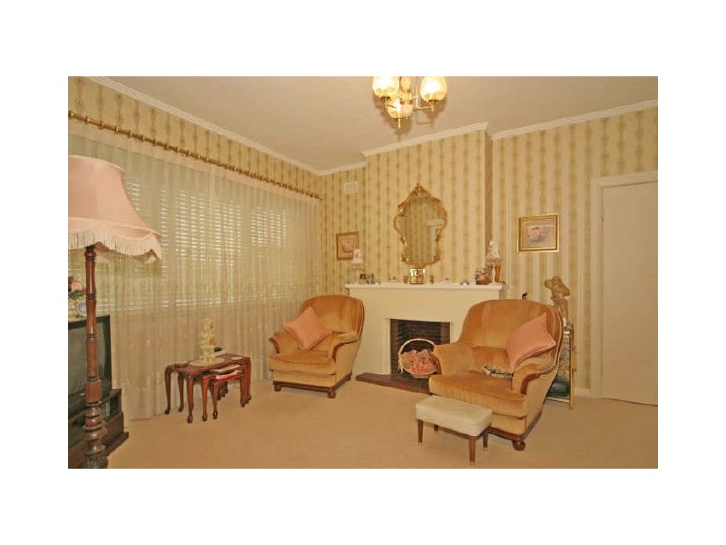 8 Hewitt Crescent, Woodville South SA 5011