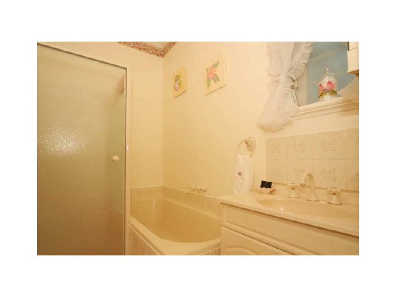 8 Hewitt Crescent, Woodville South SA 5011