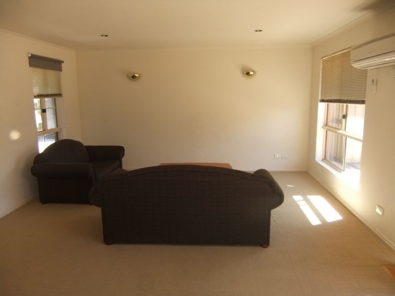 2/24 Angas Street, Alberton SA 5014