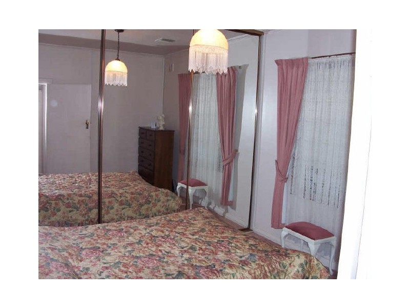 25 Trimmer Parade, Findon SA 5023