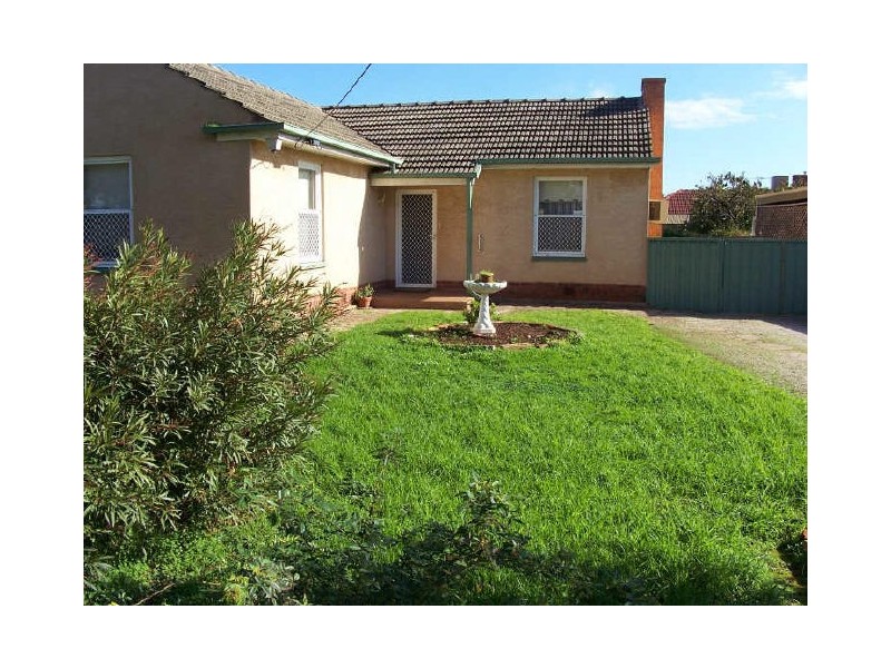 8 Drummond Avenue, Findon SA 5023