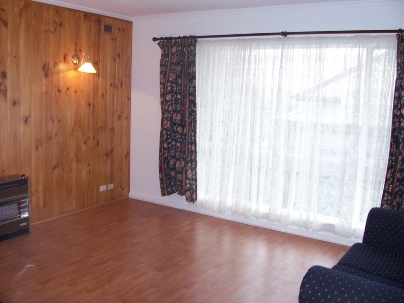 14 Mcgowan Road, Para Hills SA 5096