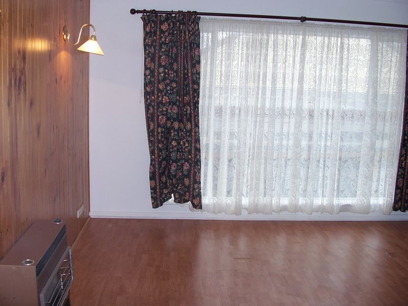 14 Mcgowan Road, Para Hills SA 5096