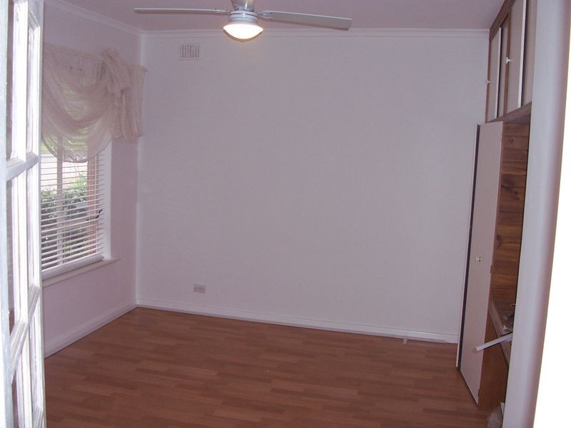 14 Mcgowan Road, Para Hills SA 5096