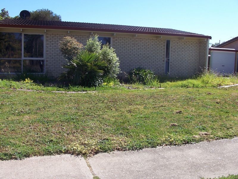 4 Kiama Avenue, West Lakes Shore SA 5020