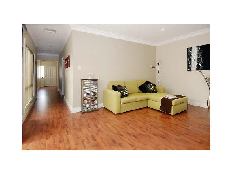 8A Winser Avenue, Seaton SA 5023