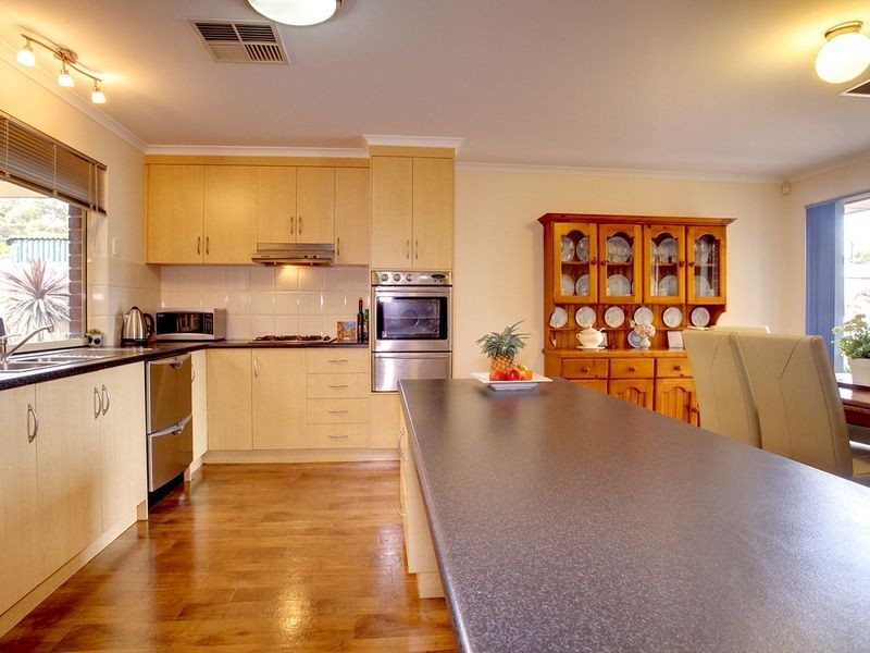 16 Melbourne Place, Alberton SA 5014