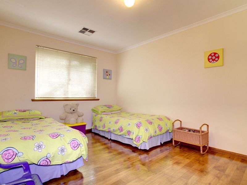16 Melbourne Place, Alberton SA 5014