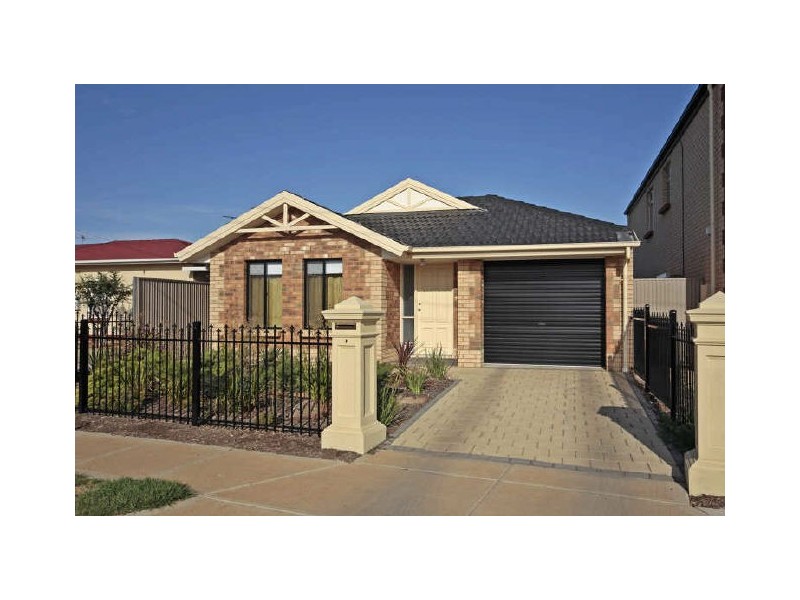 5 Hamley Cresent, Mansfield Park SA 5012