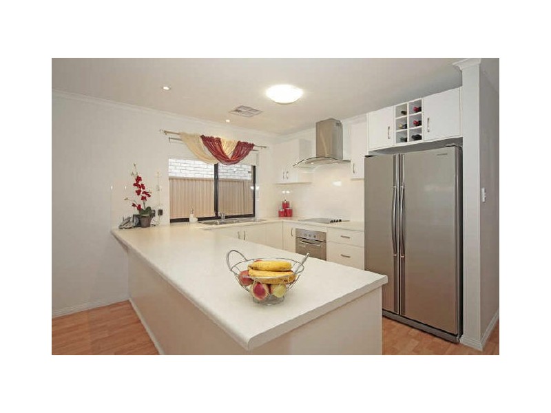 5 Hamley Cresent, Mansfield Park SA 5012