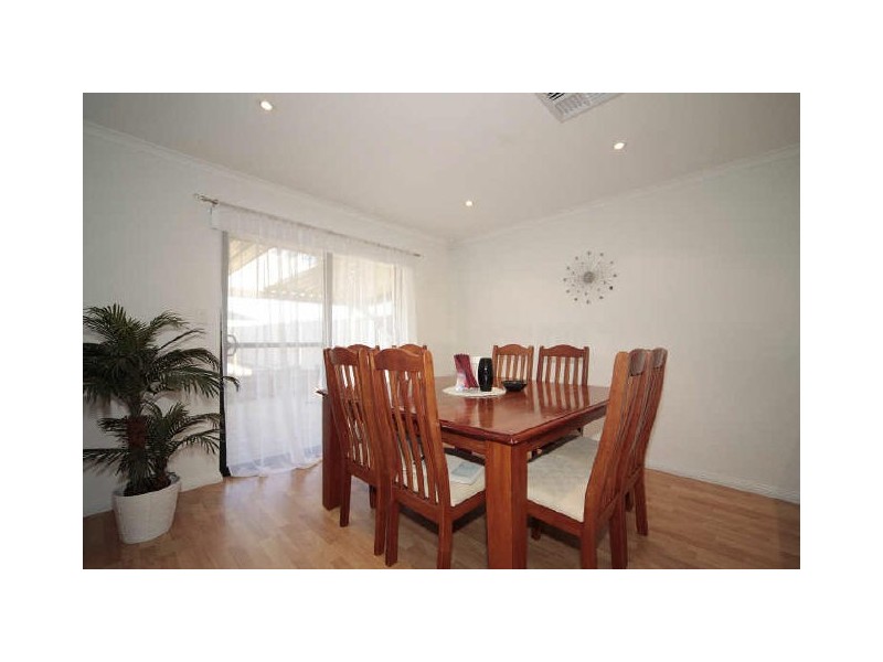 5 Hamley Cresent, Mansfield Park SA 5012