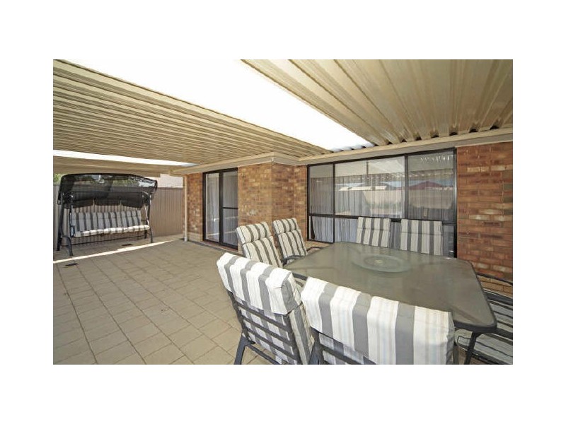 5 Hamley Cresent, Mansfield Park SA 5012