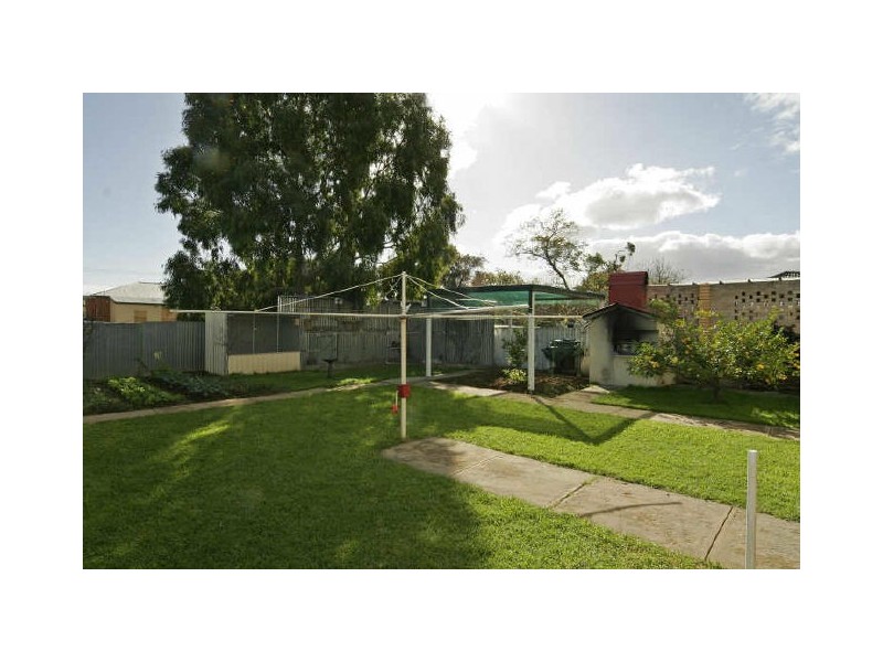 11 Broadford Crescent, Findon SA 5023
