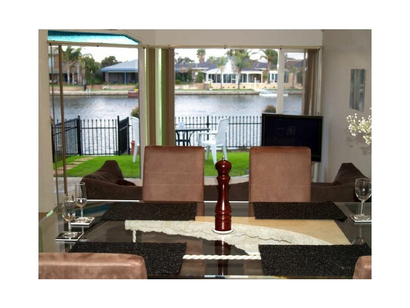 2/8 Anglers Court, West Lakes Shore SA 5020