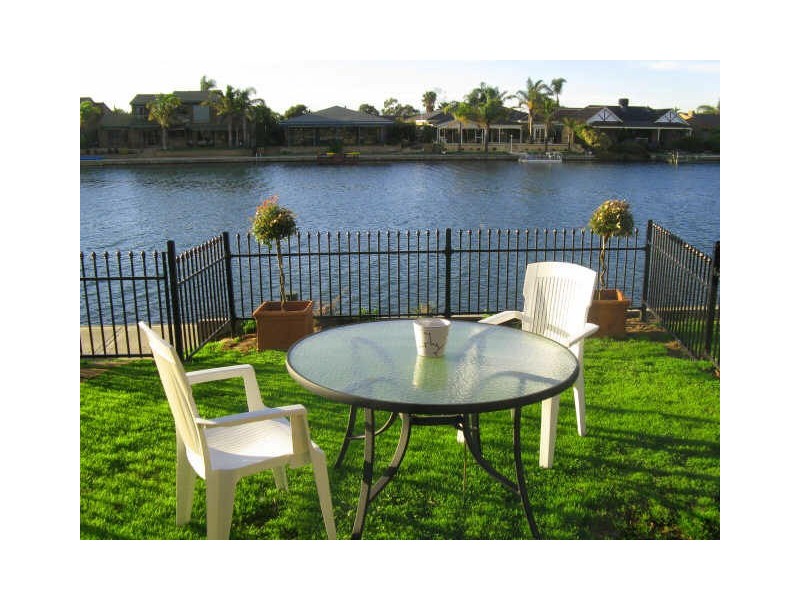 2/8 Anglers Court, West Lakes Shore SA 5020