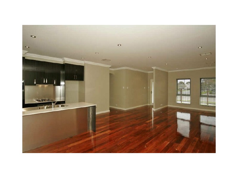 2 Burleigh Avenue, Pennington SA 5013